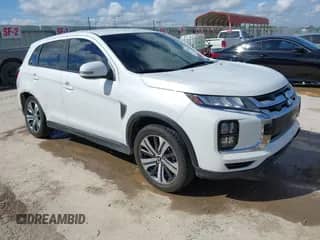 2021 Mitsubishi Outlander SE z VIN JA4APVAUXMU018514, wystawiony jako IAAI lot #42591542 z przebiegiem 104 579 mil mil oraz . Historia ofert i sprzedaży dostępna na DreamBid. Obrazek 1.