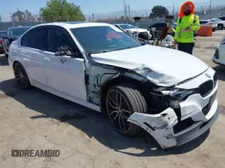 2013 BMW 3 Series 335i с VIN WBA3A9G58DNR97089, выставлен на аукционе IAAI как лот 42542676 с пробегом 102 867 миль миль и . История ставок и продаж доступна на DreamBid. Изображение 1.