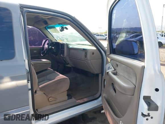 2003 GMC Sierra 1500 SLE with VIN 2GTEC19T731162460, listed as a IAAI auction lot 43045083 with 231,579 mi miles and . Bid and sale history available at DreamBid. Image 5.