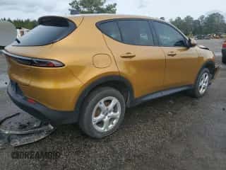 2024 Dodge Hornet GT Plus z VIN ZACNDFBN1R3A13148, wystawiony jako Copart lot #44835735 z przebiegiem 51 682 mil mil oraz Szkoda całkowita • Salvage title. Historia ofert i sprzedaży dostępna na DreamBid. Obrazek 3.