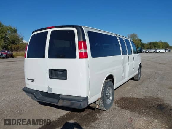 2012 Chevrolet Express Passenger 1LT с VIN 1GAZG1FG3C1130603, выставлен на аукционе IAAI как лот 43301310 с пробегом Не указан миль и . История ставок и продаж доступна на DreamBid. Изображение 4.