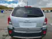 2013 Chevrolet Captiva Sport LS z VIN 3GNAL2EK4DS575807, wystawiony jako Copart lot #70582025 z przebiegiem 113 236 mil mil oraz Szkoda całkowita • Salvage title. Historia ofert i sprzedaży dostępna na DreamBid. Obrazek 6.