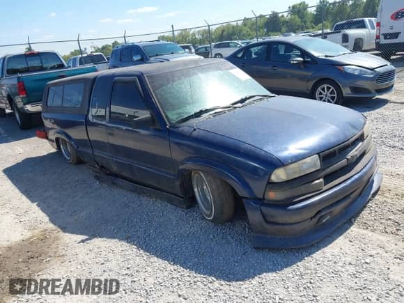 2001 Chevrolet S-10 LS с VIN 1GCCS19W618136463, выставлен на аукционе IAAI как лот 43234675 с пробегом 125 096 миль миль и . История ставок и продаж доступна на DreamBid. Изображение 1.