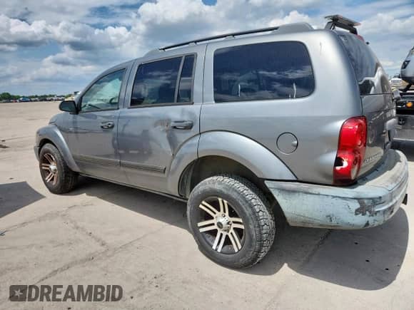 2005 Dodge Durango SXT with VIN 1D4HD38NX5F601092, listed as a Copart auction lot 63338515 with 301,984 mi miles and Clean title. Bid and sale history available at DreamBid. Image 2.