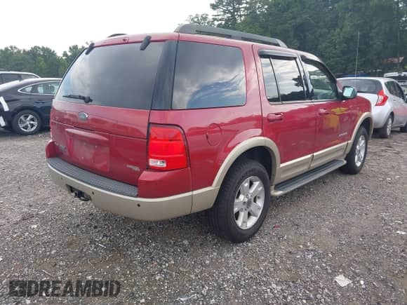 2005 Ford Explorer Eddie Bauer с VIN 1FMZU74E85UA96482, выставлен на аукционе IAAI как лот 42612997 с пробегом 184 911 миль миль и . История ставок и продаж доступна на DreamBid. Изображение 4.