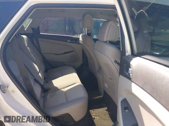 2017 Hyundai Tucson SE z VIN KM8J3CA40HU346841, wystawiony jako IAAI lot #42587422 z przebiegiem 188 530 mil mil oraz . Historia ofert i sprzedaży dostępna na DreamBid. Obrazek 8.