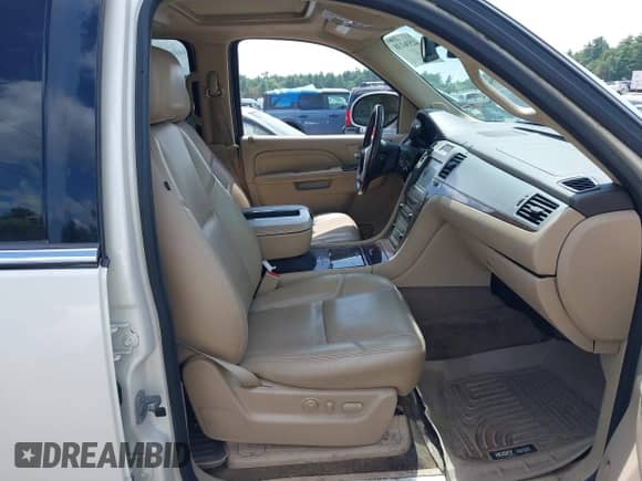 2013 Cadillac Escalade ESV Luxury с VIN 1GYS4HEF1DR228321, выставлен на аукционе IAAI как лот 42536138 с пробегом 160 957 миль миль и . История ставок и продаж доступна на DreamBid. Изображение 5.