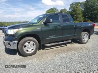 2013 Toyota Tundra с VIN 5TFUW5F10DX318114, выставлен на аукционе Copart как лот 67576205 с пробегом 63 529 миль миль и Списание • Salvage title. История ставок и продаж доступна на DreamBid. Изображение 1.