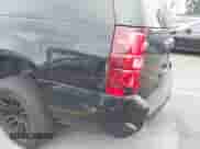 2010 Chevrolet Suburban LT z VIN 1GNUCJE02AR250318, wystawiony jako IAAI lot #43428825 z przebiegiem 187 450 mil mil oraz . Historia ofert i sprzedaży dostępna na DreamBid. Obrazek 18.