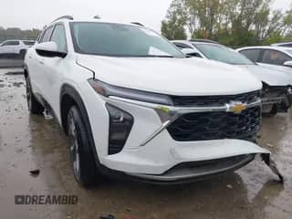 2025 Chevrolet Trax LT с VIN KL77LHEP1SC022758, выставлен на аукционе IAAI как лот 43290989 с пробегом 12 637 миль миль и . История ставок и продаж доступна на DreamBid. Изображение 1.