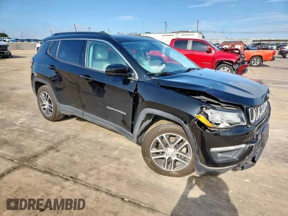 2019 Jeep Compass Latitude z VIN 3C4NJCBB5KT636714, wystawiony jako Copart lot #64874635 z przebiegiem Nie podano mil oraz Szkoda całkowita • Salvage title. Historia ofert i sprzedaży dostępna na DreamBid. Obrazek 4.