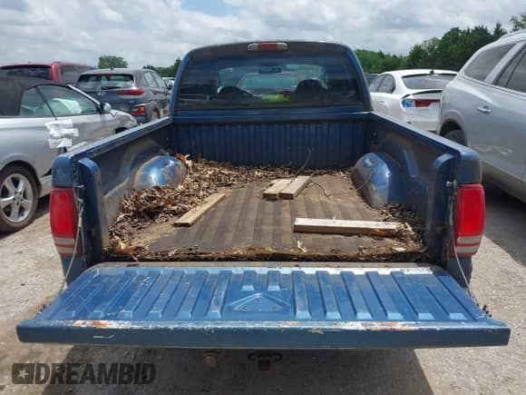 2002 Dodge Dakota SLT с VIN 1B7HL48X22S533364, выставлен на аукционе IAAI как лот 42414807 с пробегом 154 993 миль миль и . История ставок и продаж доступна на DreamBid. Изображение 13.