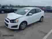 2016 Chevrolet Sonic LS с VIN 1G1JA5SH1G4116031, выставлен на аукционе IAAI как лот 42486225 с пробегом 80 855 миль миль и . История ставок и продаж доступна на DreamBid. Изображение 2.