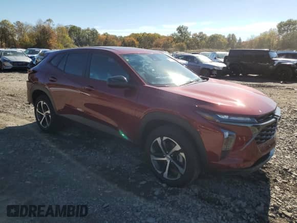 2024 Chevrolet Trax 1RS с VIN KL77LGE22RC210262, выставлен на аукционе Copart как лот 83953965 с пробегом 8 526 миль миль и Списание • Salvage title. История ставок и продаж доступна на DreamBid. Изображение 4.