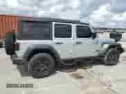 2022 Jeep Wrangler Unlimited Sport with VIN 1C4HJXDN7NW251780, listed as a Copart auction lot 70247304 with 25,935 mi miles and Salvage title. Bid and sale history available at DreamBid. Image 3.