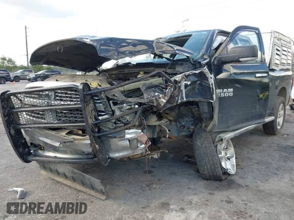 2014 Ram 1500 Big Horn z VIN 1C6RR7GT0ES187989, wystawiony jako IAAI lot #43451978 z przebiegiem 165 388 mil mil oraz . Historia ofert i sprzedaży dostępna na DreamBid. Obrazek 6.