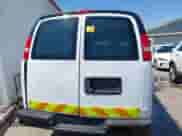 2014 Chevrolet Express Cargo z VIN 1GCWGGFAXE1149130, wystawiony jako IAAI lot #37273590 z przebiegiem 210 000 mil mil oraz . Historia ofert i sprzedaży dostępna na DreamBid. Obrazek 16.