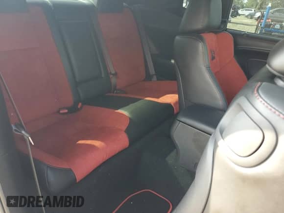 2023 Dodge Challenger R/T Scat Pack z VIN 2C3CDZFJ5PH695804, wystawiony jako Copart lot #67569295 z przebiegiem 6 898 mil mil oraz Szkoda całkowita • Salvage title. Historia ofert i sprzedaży dostępna na DreamBid. Obrazek 10.