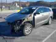 2019 Kia Sorento LX с VIN 5XYPG4A33KG466061, выставлен на аукционе IAAI как лот 43421820 с пробегом 106 101 миль миль и . История ставок и продаж доступна на DreamBid. Изображение 18.