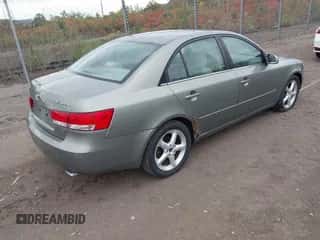 2007 Hyundai Sonata SE z VIN 5NPEU46F37H191861, wystawiony jako IAAI lot #43500606 z przebiegiem 128 250 mil mil oraz . Historia ofert i sprzedaży dostępna na DreamBid. Obrazek 4.