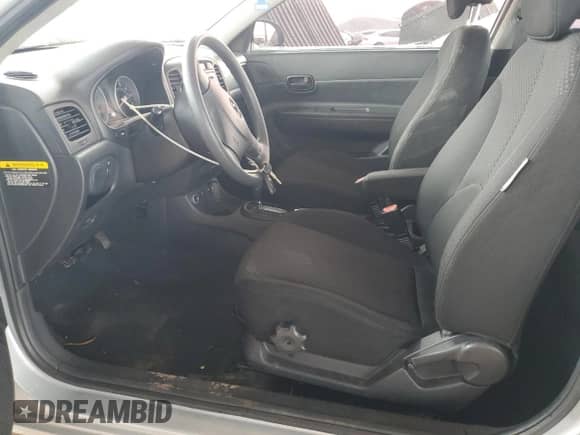 2009 Hyundai Accent Auto GS с VIN KMHCM36C59U138557, выставлен на аукционе Copart как лот 86121505 с пробегом 154 277 миль миль и Списание • Salvage title. История ставок и продаж доступна на DreamBid. Изображение 7.