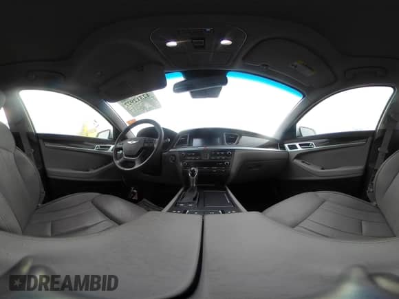 2015 Hyundai Genesis 3.8L с VIN KMHGN4JE2FU101085, выставлен на аукционе IAAI как лот 42312927 с пробегом 28 615 миль миль и . История ставок и продаж доступна на DreamBid. Изображение 18.