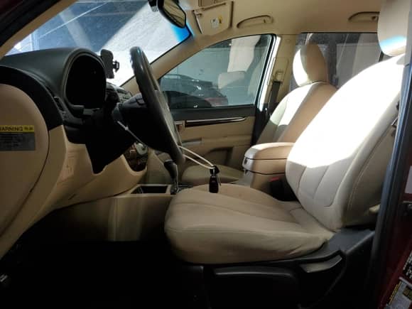 2012 Hyundai Santa Fe GLS с VIN 5XYZGDAG7CG117529, выставлен на аукционе Copart как лот 43200205 с пробегом 216 723 миль миль и На запчасти • Non repairable. История ставок и продаж доступна на DreamBid. Изображение 7.