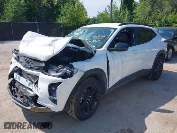 2025 Chevrolet Trax ACTIV с VIN KL77LKEPXSC199726, выставлен на аукционе IAAI как лот 42965596 с пробегом 6 597 миль миль и . История ставок и продаж доступна на DreamBid. Изображение 17.