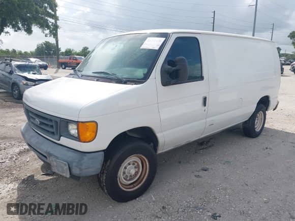 2007 Ford Econoline Cargo Commercial с VIN 1FTNE24W27DA99831, выставлен на аукционе IAAI как лот 42292439 с пробегом 280 756 миль миль и . История ставок и продаж доступна на DreamBid. Изображение 2.