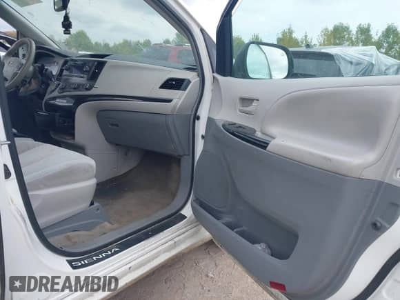 2012 Toyota Sienna LE AAS with VIN 5TDKK3DC0CS261672, listed as a IAAI auction lot 43256260 with 477,784 mi miles and . Bid and sale history available at DreamBid. Image 5.