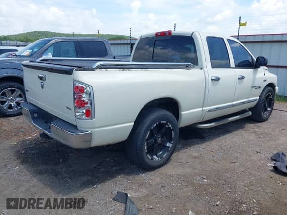 2006 Dodge 1500 SLT with VIN 1D7HA18286J189582, listed as a IAAI auction lot 42654500 with 164,487 mi miles and . Bid and sale history available at DreamBid. Image 4.