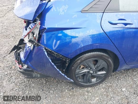 2021 Hyundai Elantra SEL с VIN KMHLM4AG0MU068376, выставлен на аукционе IAAI как лот 43133172 с пробегом 72 706 миль миль и . История ставок и продаж доступна на DreamBid. Изображение 17.