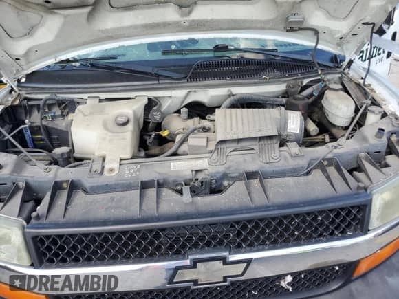 2003 Chevrolet Express Passenger with VIN 1GAHG39UX31231081, listed as a Copart auction lot 62132445 with 207,650 mi miles and Salvage title. Bid and sale history available at DreamBid. Image 12.