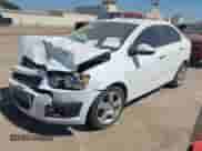 2013 Chevrolet Sonic LTZ с VIN 1G1JE5SHXD4161579, выставлен на аукционе IAAI как лот 42016612 с пробегом 248 875 миль миль и . История ставок и продаж доступна на DreamBid. Изображение 2.