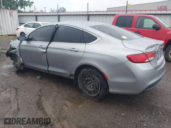 2015 Chrysler 200 LX with VIN 1C3CCCFB3FN588782, listed as a IAAI auction lot 43063716 with 190,669 mi miles and . Bid and sale history available at DreamBid. Image 3.