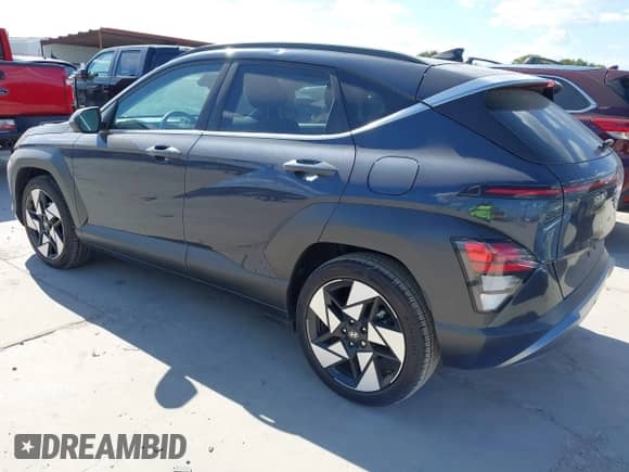 2024 Hyundai Kona Limited с VIN KM8HE3A37RU051575, выставлен на аукционе IAAI как лот 43089618 с пробегом 6 878 миль миль и . История ставок и продаж доступна на DreamBid. Изображение 3.