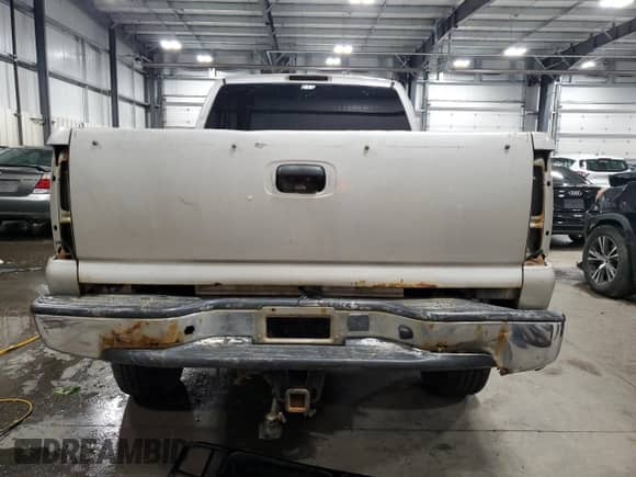 2005 Chevrolet Silverado 1500 LS with VIN 1GCEK19B35E135865, listed as a Copart auction lot 58020245 with Not provided miles and Salvage title. Bid and sale history available at DreamBid. Image 6.