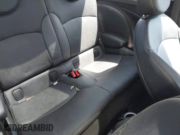 2009 MINI Hardtop S with VIN WMWMF73579TT96047, listed as a IAAI auction lot 42294180 with 109,331 mi miles and . Bid and sale history available at DreamBid. Image 8.