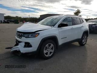 2024 Jeep Compass Latitude with VIN 3C4NJDBN4RT604864, listed as a Copart auction lot 86653325 with 41,957 mi miles and Salvage title. Bid and sale history available at DreamBid. Image 1.