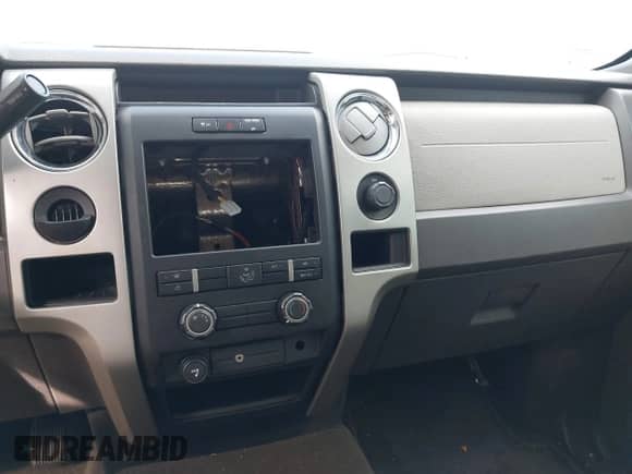 2010 Ford F-150 XL with VIN 1FTEW1C83AFD90585, listed as a IAAI auction lot 43062304 with 187,076 mi miles and . Bid and sale history available at DreamBid. Image 17.