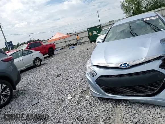 2014 Hyundai Sonata с VIN KMHEC4A41EA114432, выставлен на аукционе Copart как лот 71192745 с пробегом 101 071 миль миль и Списание • Salvage title. История ставок и продаж доступна на DreamBid. Изображение 13.