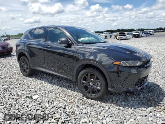 2024 Dodge Hornet GT with VIN ZACNDFAN9R3A12587, listed as a Copart auction lot 68730785 with 10,894 mi miles and Salvage title. Bid and sale history available at DreamBid. Image 4.