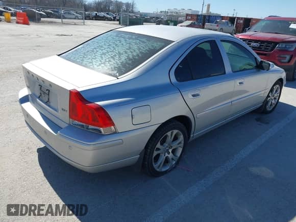 2009 Volvo S60 2.5T with VIN YV1RS592292720978, listed as a IAAI auction lot 41665529 with 171,327 mi miles and . Bid and sale history available at DreamBid. Image 4.