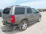 2011 Chevrolet Tahoe LS z VIN 1GNSCAE03BR325746, wystawiony jako IAAI lot #42269547 z przebiegiem 140 492 mil mil oraz . Historia ofert i sprzedaży dostępna na DreamBid. Obrazek 4.