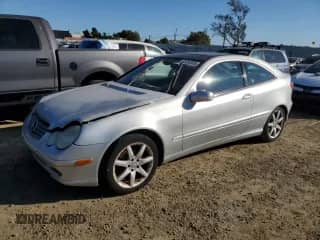 2002 Mercedes-Benz C 230/260/280/320 with VIN WDBRN47J12A288749, listed as a Copart auction lot 42052655 with 229,188 mi miles and Clean title. Bid and sale history available at DreamBid. Image 1.