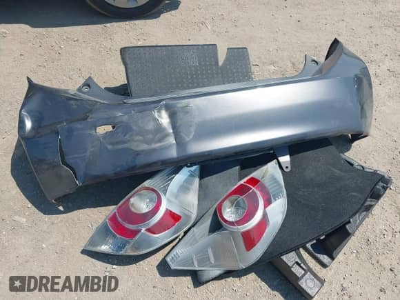 2014 Toyota Prius One z VIN JTDKDTB39E1567900, wystawiony jako IAAI lot #42926836 z przebiegiem 137 080 mil mil oraz . Historia ofert i sprzedaży dostępna na DreamBid. Obrazek 12.