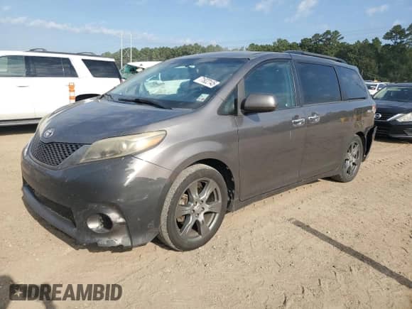 2017 Toyota Sienna SE with VIN 5TDXZ3DC9HS799277, listed as a Copart auction lot 71922145 with 344,940 mi miles and Salvage title. Bid and sale history available at DreamBid. Image 1.