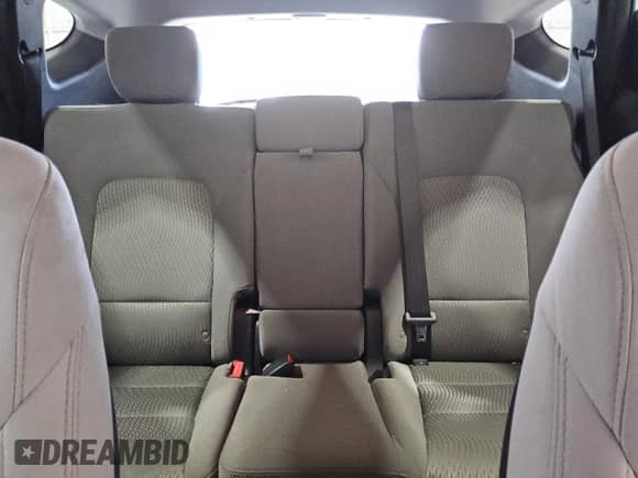 2016 Hyundai Santa Fe с VIN 5XYZTDLBXGG353532, выставлен на аукционе Copart как лот 83839585 с пробегом 140 750 миль миль и Чистый • Clean title. История ставок и продаж доступна на DreamBid. Изображение 10.