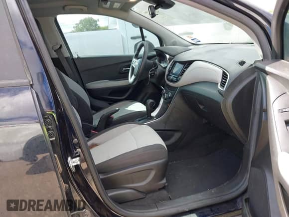 2022 Chevrolet Trax LS с VIN KL7CJKSM6NB527586, выставлен на аукционе IAAI как лот 42567956 с пробегом 46 788 миль миль и . История ставок и продаж доступна на DreamBid. Изображение 5.