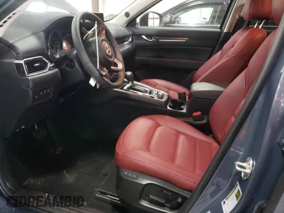 2025 Mazda CX-5 S Carbon Edition z VIN JM3KFBCM0S0599719, wystawiony jako Copart lot #64725555 z przebiegiem 3 501 mil mil oraz Szkoda całkowita • Salvage title. Historia ofert i sprzedaży dostępna na DreamBid. Obrazek 7.